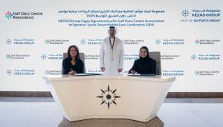 جانب من توقيع اتفاق رعاية مؤتمر «تاتش داون ميدل إيست 2026»
