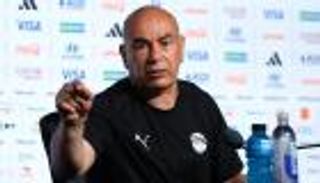 الراتب والشرط الجزائي.. تفاصيل عقد حسام حسن الجديد مع منتخب مصر