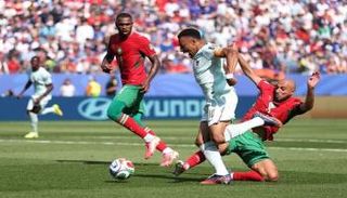 فرنسا ضد المغرب