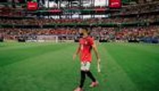 حسم اعتزاله.. محمد صلاح يوجه وعدًا لجماهير مصر
