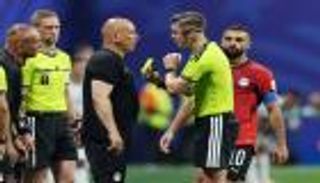 لسبب غريب.. شخص بريء يدفع فاتورة حكم مباراة مصر والأرجنتين