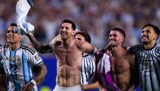 ليونيل ميسي قائد منتخب الأرجنتين
