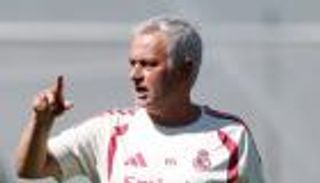 بعد العودة.. مورينيو يقود أول مران مع ريال مدريد (فيديو)