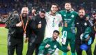 لاعب منتخب الجزائر يشتري عقده.. والدوري السعودي وجهته