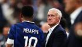 &laquo;هل الحكم مؤهل؟&raquo;.. ديشامب ينفجر غضبا بعد مباراة إسبانيا وفرنسا