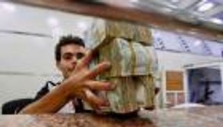 رغم تعافي الريال.. إفلاس شركات صرافة في اليمن