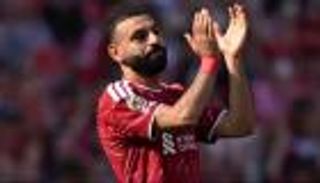 &laquo;مفاوضاتنا مستمرة&raquo;.. اعتراف مثير من رئيس بشكتاش عن صفقة محمد صلاح
