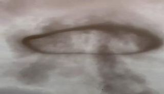 آثار القصف في أم قرفة