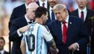 تجاهل ترامب وبكى.. دموع ميسي تنهي مشواره في كأس العالم (فيديو)