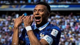 كيليان مبابي نجم منتخب فرنسا