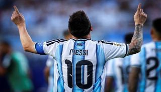 ليونيل ميسي قائد منتخب الأرجنتين