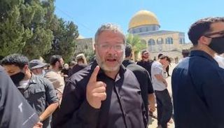 بن غفير خلال اقتحام المسجد الأقصى- رويترز