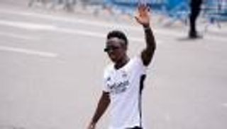 أرسنال وليفربول والأهلي.. هل اقترب فينيسيوس من مغادرة ريال مدريد؟