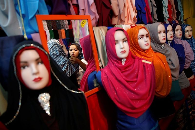 محل للملابس في سنغافورة (أ ف ب)