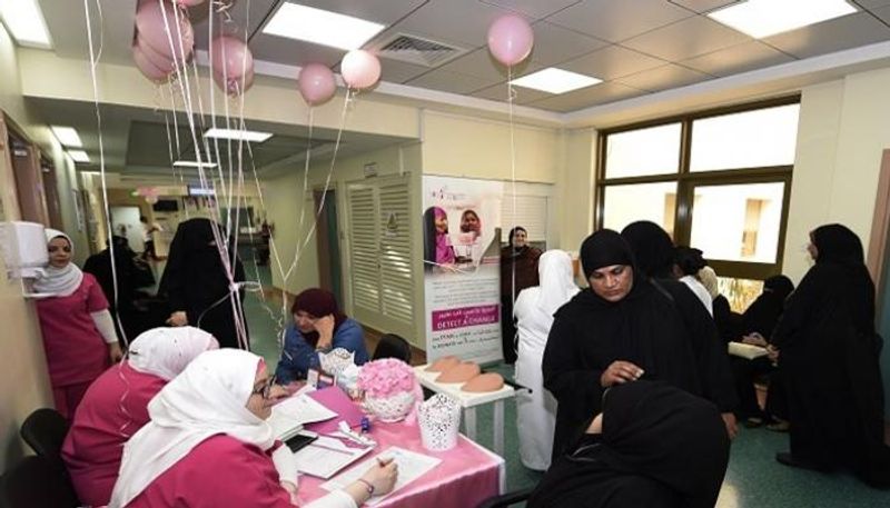 القافلة الوردية خلال الفحص الطبي في جامعة عجمان