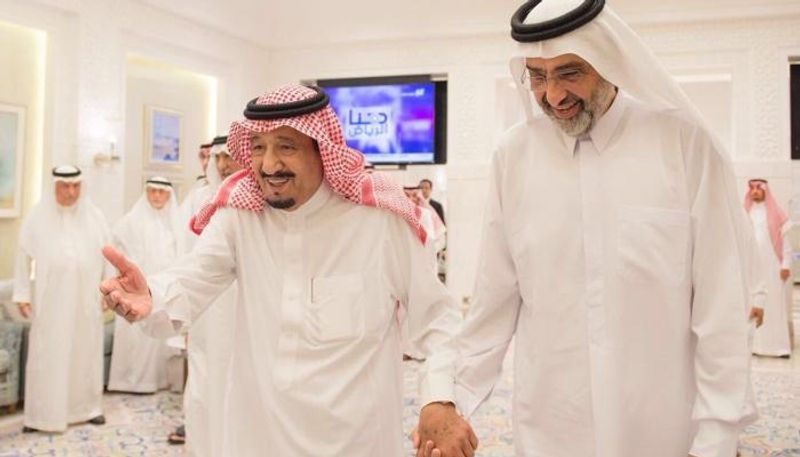 خادم الحرمين الشريفين مع الشيخ عبدالله بن علي آل ثاني