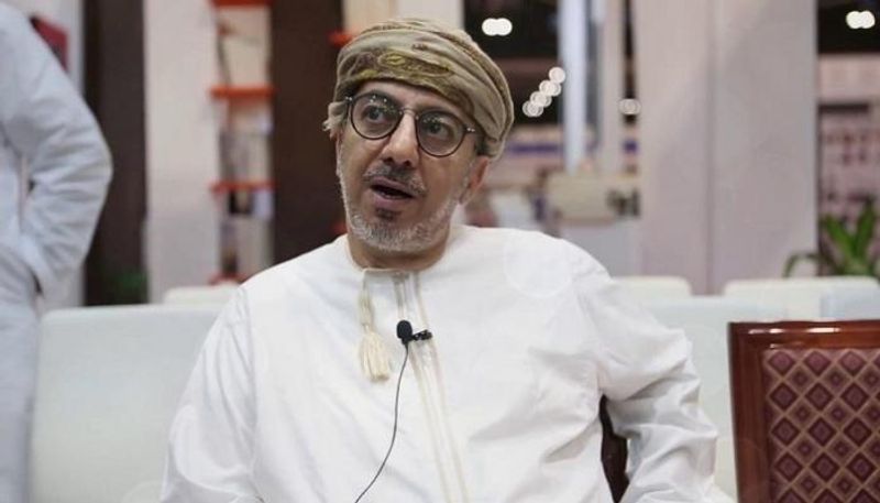 الشاعر والأديب العماني محمد الحارثي