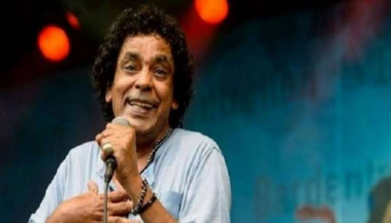 المطرب المصري محمد منير
