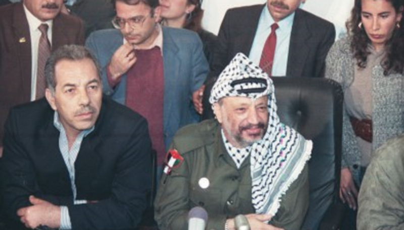 أحمد عبدالرحمن وياسر عرفات-أرشيفية