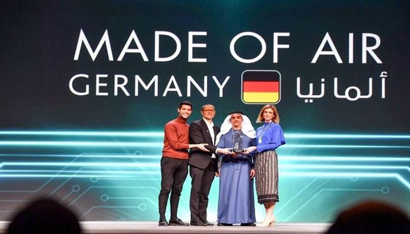 محمد بن راشد يشهد تكريم الفائزين بجائزة هاكاثون الحكومات