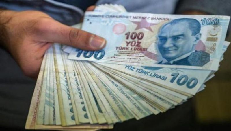 أوراق نقدية لليرة التركية - أرشيفية
