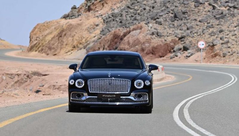 السيارة Flying Spur V8