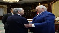 لوكاشينكو يستقبل المبعوث الأمريكي جون بي. كويل 