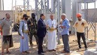 قيادات حوثية في محطة كهرباء رأس كثيب البخارية