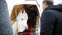 الشيخ محمد بن زايد آل نهيان رئيس دولة الإمارات لدى وصوله روسيا