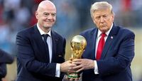 ترامب وإنفانتينو يحملان كأس العالم
