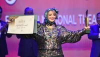 الفنانة شهيرة وفرحة التكريم 